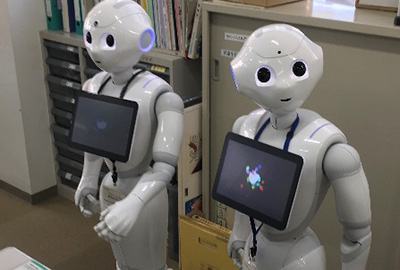 Pepperくんが2体!(愛知工業大学よりPepperくん借用)