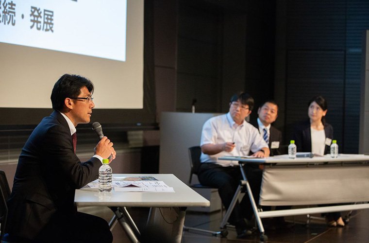 写真:優秀事例の紹介