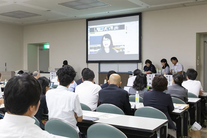 柳沢真由美 氏