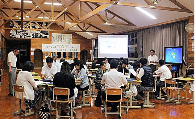 東方中学校英語科の授業の様子