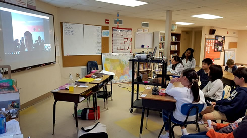 写真:メキシコの学校と英語でスカイプ交流