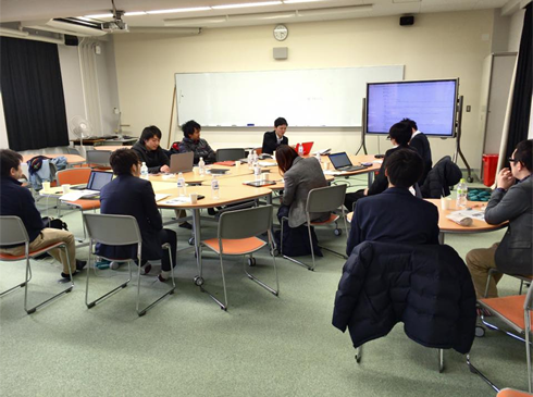写真:協同研究校の担当者が一堂に会して報告会を開催