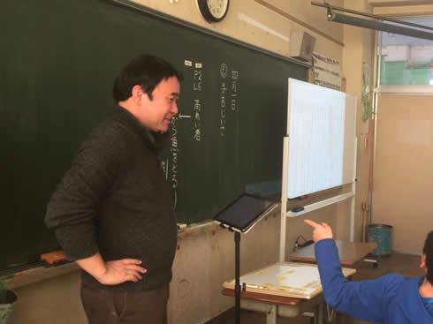 写真:iPadを活用した実践(『海のいのち』)