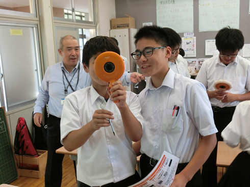 写真：全校で文教用デジタルビデオカメラの活用方法を学ぶ