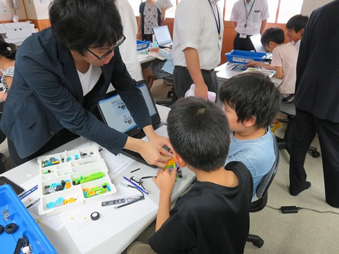 写真：総務省主催プログラミング教室