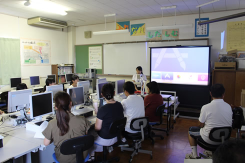 写真：校内ＩＣＴ講習会＆授業におけるＩＣＴ機器の積極的な活用