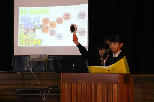 写真：文化祭でICT活用による学習成果を発表