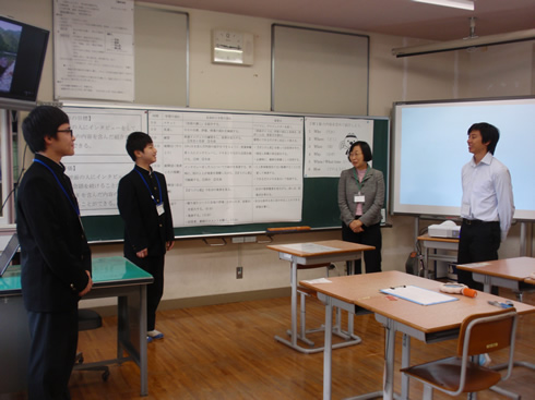 写真：和歌山県へき地複式教育研究大会で研究成果を披露