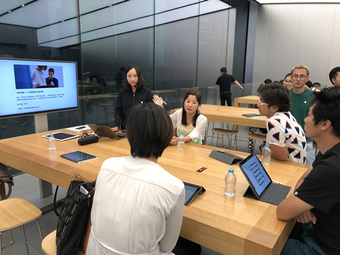 写真：中国でのタブレットPC導入に向けて