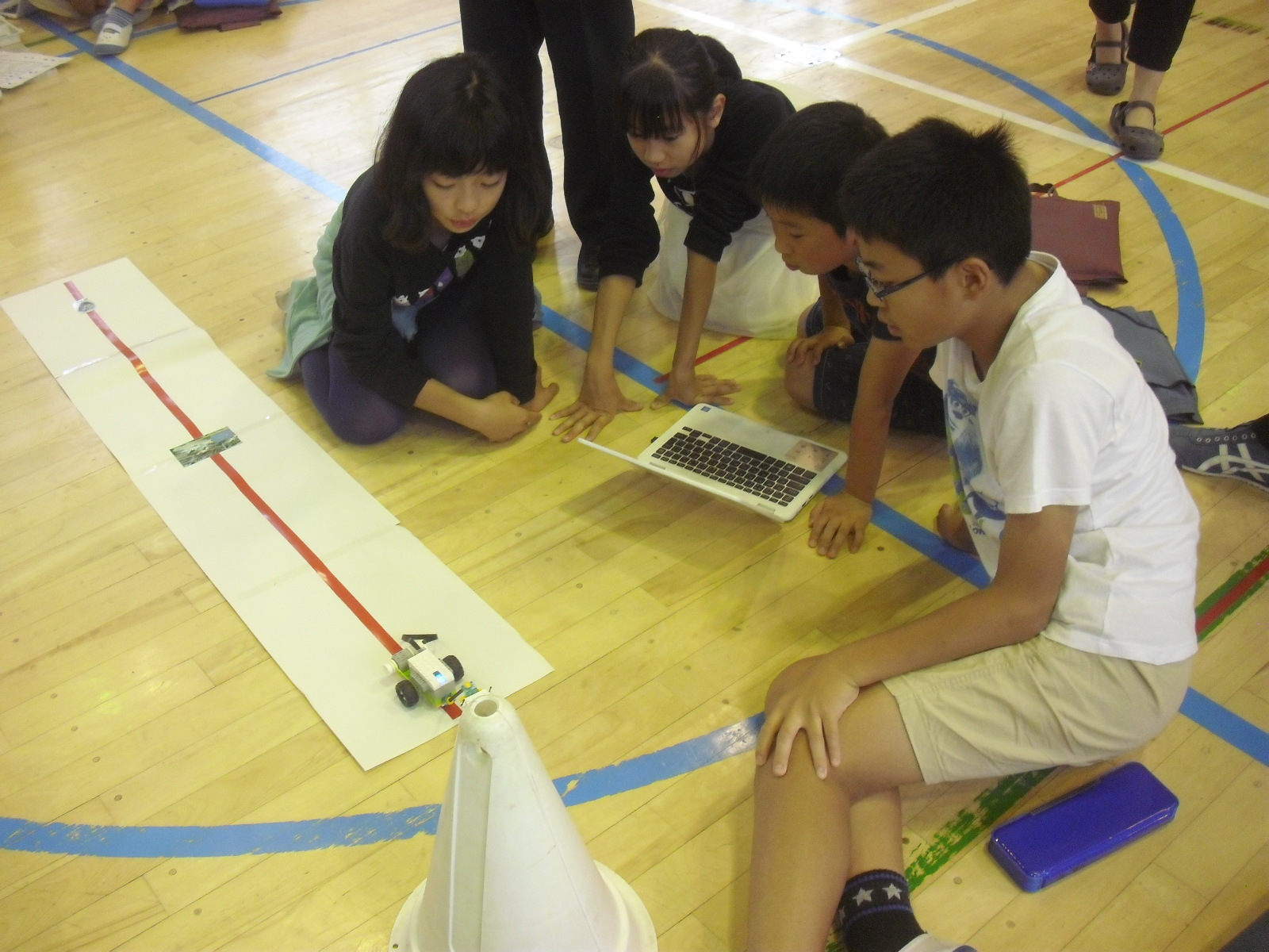 写真：ロボティクスでのプログラミング学習①