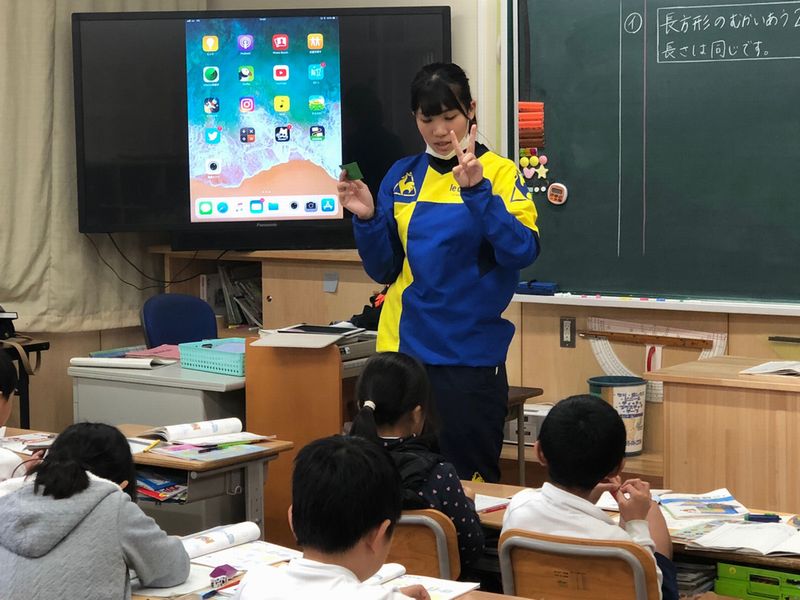 写真：学校という場に限定されず、いつでもどこでも教材研究