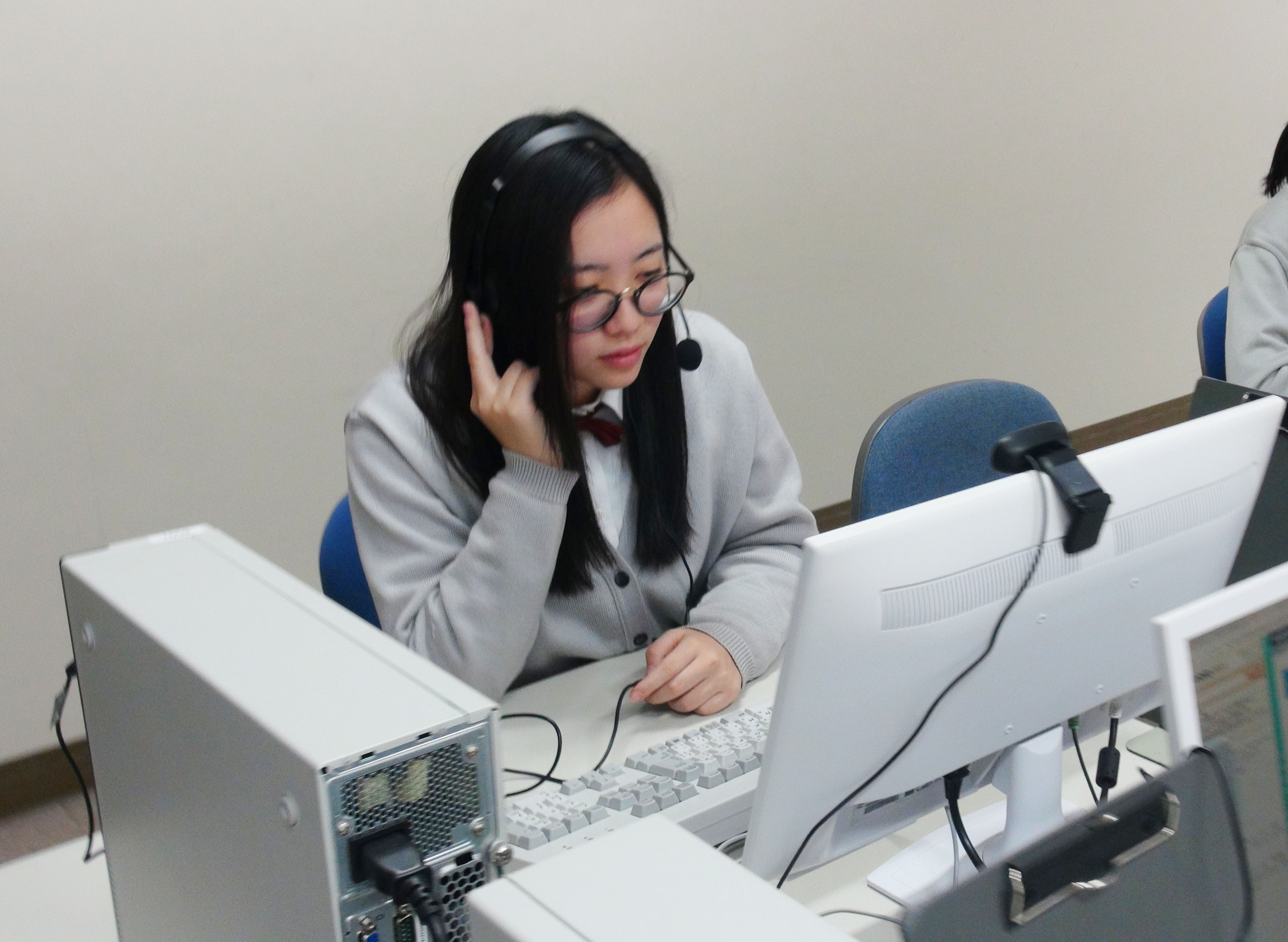 写真：ＩＣＴを活用したオンライン英会話学習