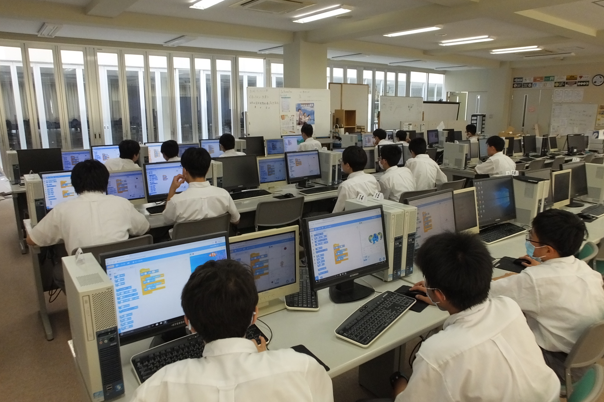 写真：プログラミング伝習所プレ授業