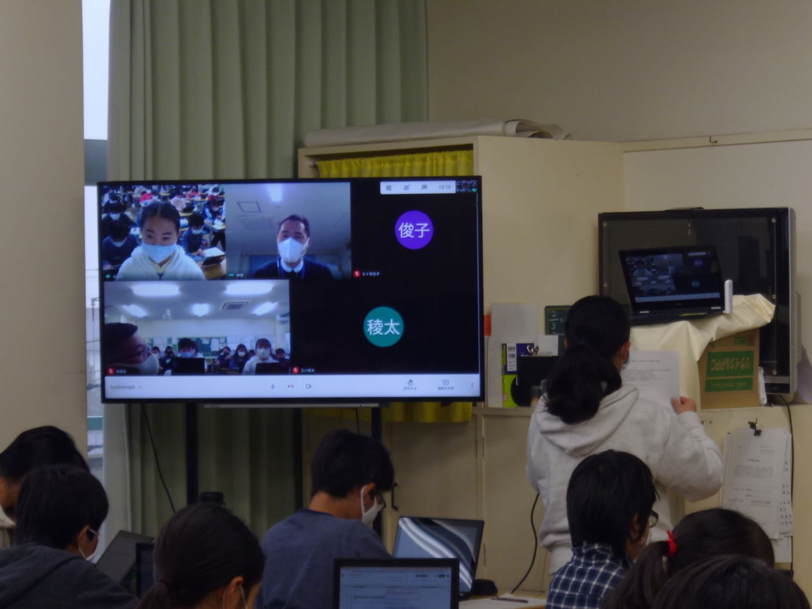 写真：一人でもグループでも学習会