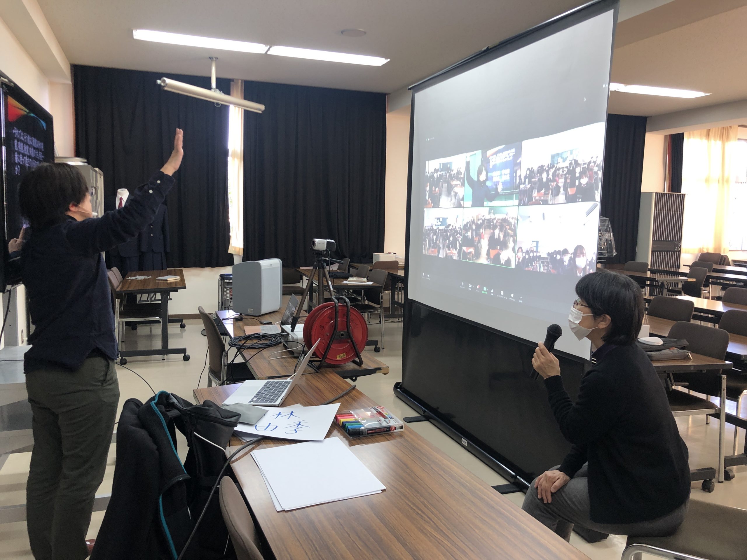 写真:オンラインで手話講座を実施しました