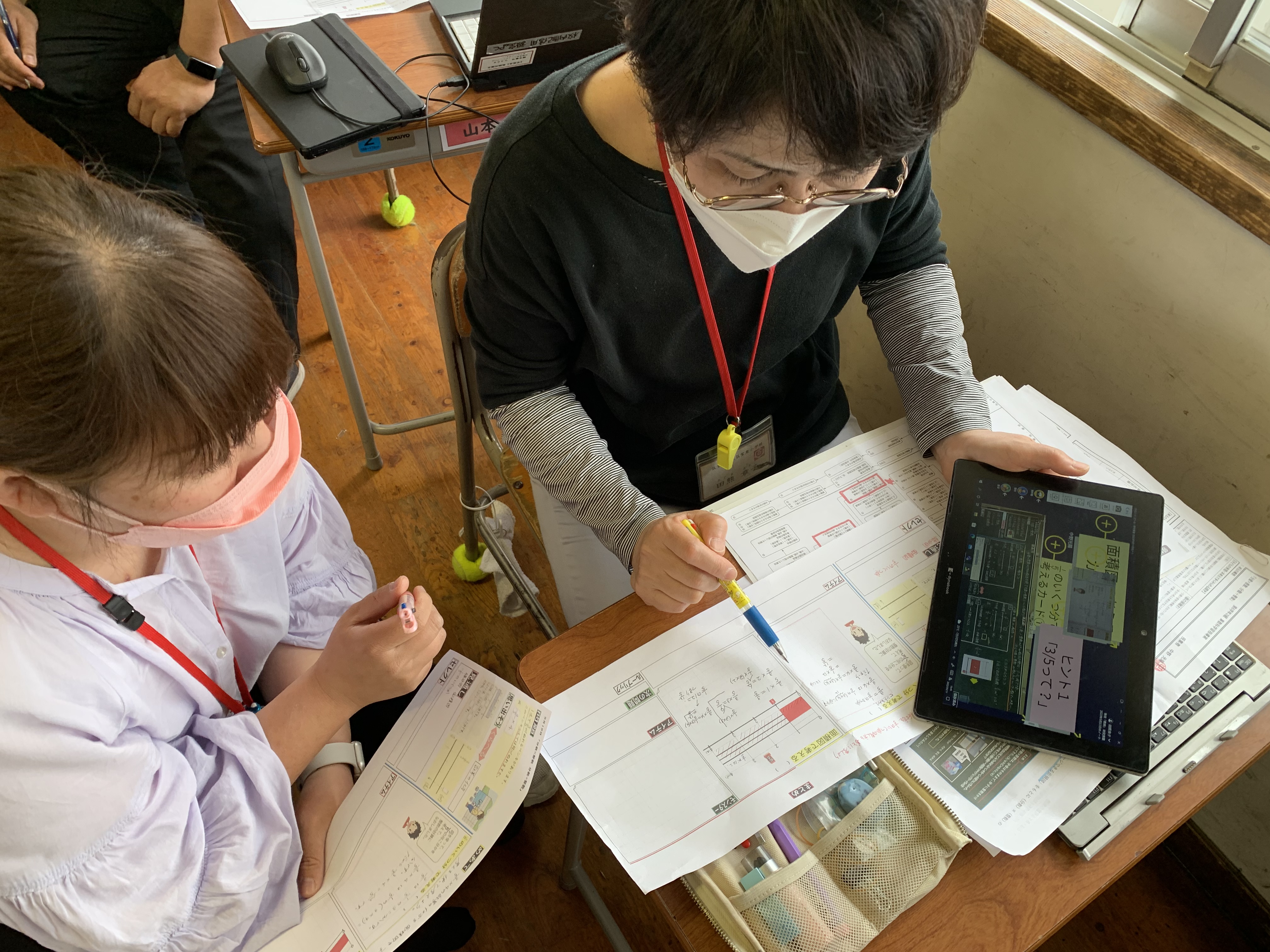 写真:習うより慣れろ!ICTを文房具に!