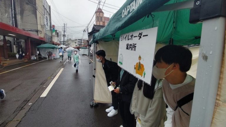 写真：三条マルシェのブース出店