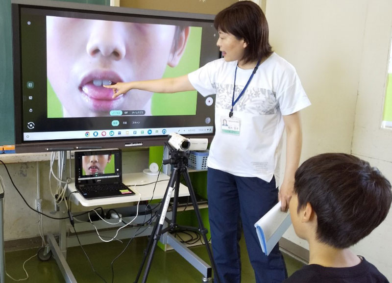 写真：「ことばの教室」での動画による家庭学習支援のあり方