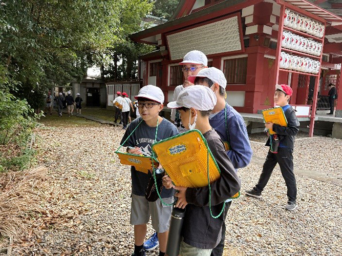 写真：まちづくり学習におけるフィールドワーク