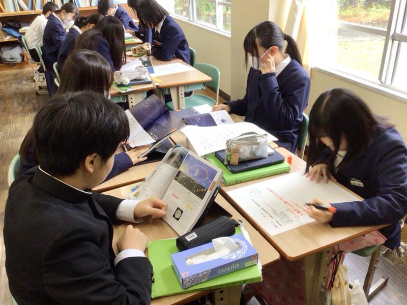 写真：深い学びの鍵は「問い」と「アウトプット」