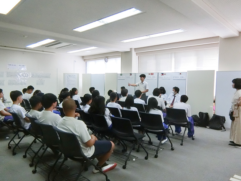 写真：国際教室卒業生講話