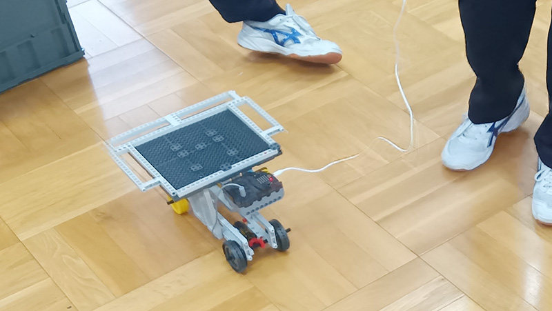 写真：ICT環境を生かした動く製品・完成しました。