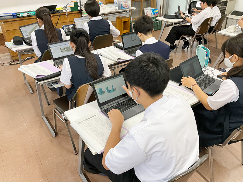 写真：CADを活用した「身近な問題を解決する製品」の設計