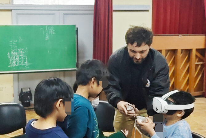 VR体験から問いを生み出す学習