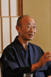 山折哲雄(やまおり・てつお) こころを育む総合フォーラム座長 1931年、サンフランシスコ生まれ。岩手県花巻市で育つ。宗教学専攻。東北大学文学部印度哲学科卒業。駒沢大学助教授、東北大学助教授、国立歴史民俗博物館教授、国際日本文化研究センター教授、同所長などを歴任。『こころの作法』『いま、こころを育むとは』など著書多数