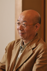 鷲田清一(わしだ・きよかず) 哲学者 1949年生まれ。京都大学文学部哲学科卒業、同大学院文学研究科哲学専攻博士課程修了。関西大学、大阪大学で教授職を務め、現在は大谷大学教授。前大阪大学総長、大阪大学名誉教授。専攻は哲学・倫理学。『京都の平熱――哲学者の都市案内』『の現象学』など著書多数